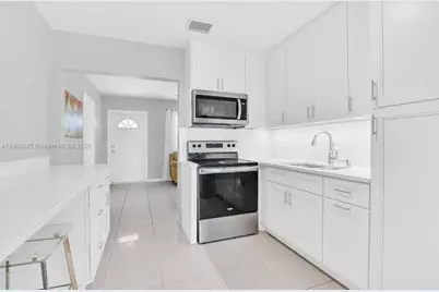 822 Avenida Hermosa, West Palm Beach, FL 33405 - Photo 12