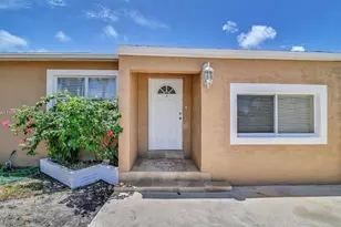 822 Avenida Hermosa, West Palm Beach, FL 33405 - Photo 2