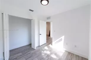 764 NW 36th Ave, Miami, FL 33125 - Photo 4