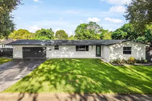 740 Beachwood Ln, Plantation, FL 33317 - Photo 2