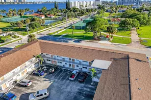 810 Lake Shore Dr, Lake Park, FL 33403 - Photo 22