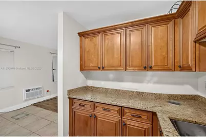 810 Lake Shore Dr #40, Lake Park, FL 33403 - Photo 6
