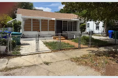1628 NW 15th St, Miami, FL 33125 - Photo 2
