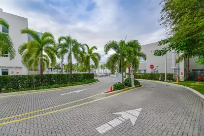 2535 NE 193rd St #3108, Miami, FL 33180 - Photo 30