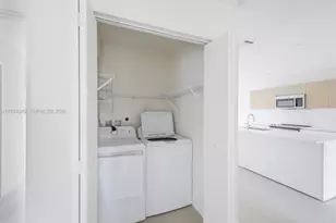 2535 NE 193rd St, Miami, FL 33180 - Photo 10