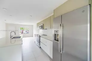 2535 NE 193rd St, Miami, FL 33180 - Photo 4