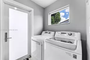 10121 SW 4th St, Miami, FL 33174 - Photo 12