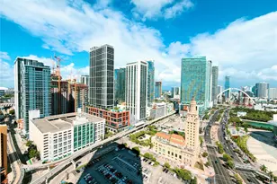 398 NE 5th St, Miami, FL 33132 - Photo 2