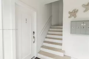 241 28th St, Miami Beach, FL 33140 - Photo 16