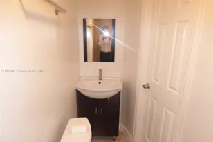 19121 NE Miami Ct, Miami, FL 33179 - Photo 2