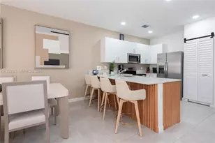 204 SW 159th Pl, Pembroke Pines, FL 33027 - Photo 10