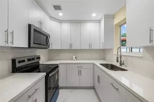 18931 NW 44th Ave, Miami Gardens, FL 33055 - Photo 8