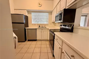 2421 NW 96th Terrace, Pembroke Pines, FL 33024 - Photo 4