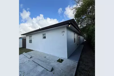 219 NW 7th Ct, Hallandale Beach, FL 33009 - Photo 14