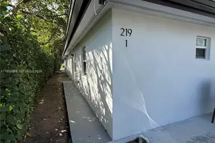 219 NW 7th Ct, Hallandale Beach, FL 33009 - Photo 16