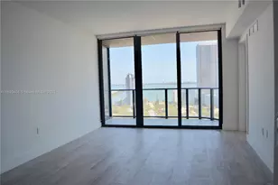 121 NE 34th St, Miami, FL 33137 - Photo 10