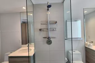 121 NE 34th St, Miami, FL 33137 - Photo 12