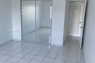 400 Kings Point Dr, Sunny Isles Beach, FL 33160 - Photo 8