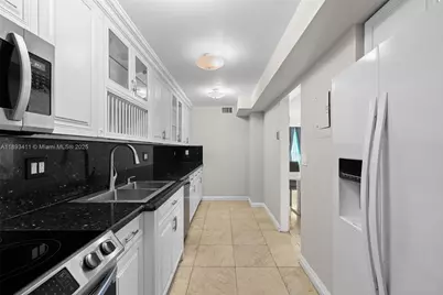 18011 Biscayne Blvd #902, Aventura, FL 33160 - Photo 8
