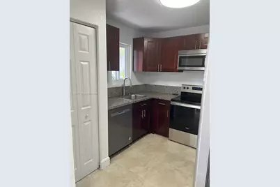 2670 W 76th St #101, Hialeah, FL 33016 - Photo 8