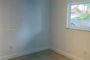 2670 W 76th St, Hialeah, FL 33016 - Photo 12