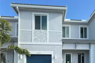 676 SE 14th St, Homestead, FL 33034 - Photo 1