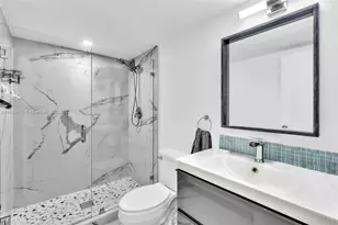 1000 Parkview Dr, Hallandale Beach, FL 33009 - Photo 10