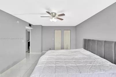 1000 Parkview Dr #329, Hallandale Beach, FL 33009 - Photo 14