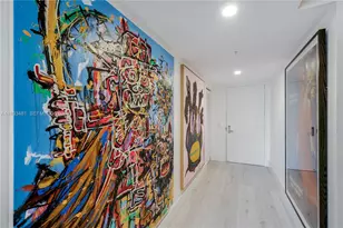 41 SE 5th St, Miami, FL 33131 - Photo 2