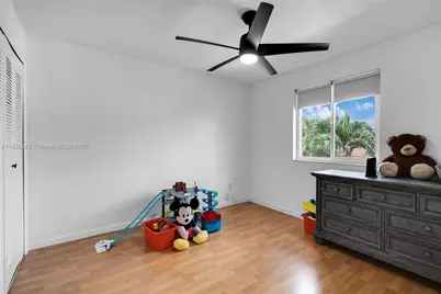 10470 SW 16th St, Pembroke Pines, FL 33025 - Photo 26