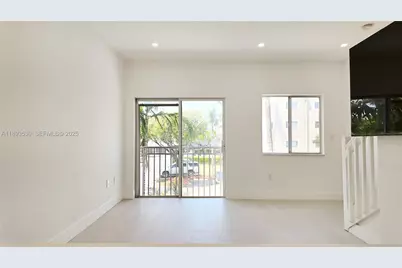 7985 NW 8th St #109A, Miami, FL 33126 - Photo 2