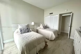 100 Bayview Dr, Sunny Isles Beach, FL 33160 - Photo 24