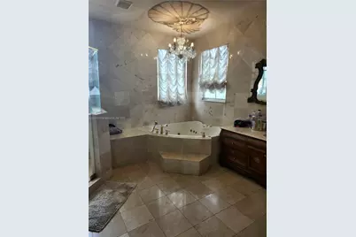 18031 NW 87th Ct, Hialeah, FL 33018 - Photo 8