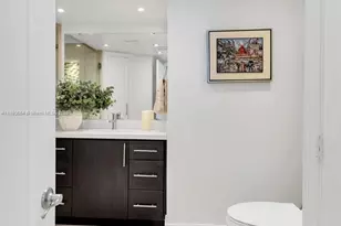 7135 Collins Ave, Miami Beach, FL 33141 - Photo 16