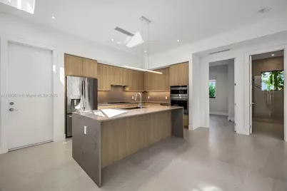 3300 SW 27th Ter #3300, Miami, FL 33133 - Photo 16