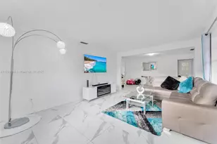 8820 SW 27th St, Miami, FL 33165 - Photo 6