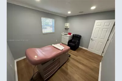 7070 Taft St, Hollywood, FL 33024 - Photo 12
