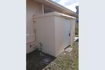 412 SW 10 St, Hallandale Beach, FL 33009 - Photo 20