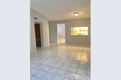 9810 Hammocks Blvd #202, Miami, FL 33196 - Photo 2