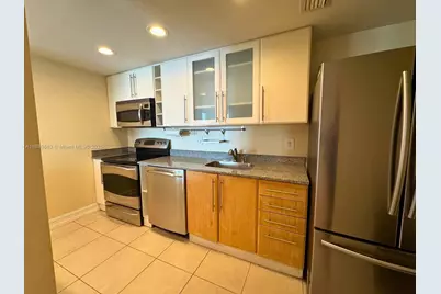 275 NE 18th St #808, Miami, FL 33132 - Photo 4