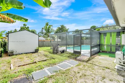 820 NW 67th Ave, Margate, FL 33063 - Photo 16