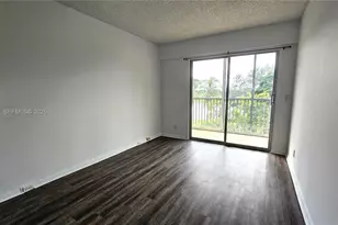 13450 SW 3rd St, Pembroke Pines, FL 33027 - Photo 8