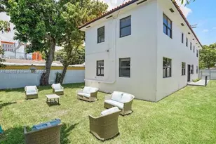 584 NW 30th St, Miami, FL 33127 - Photo 14