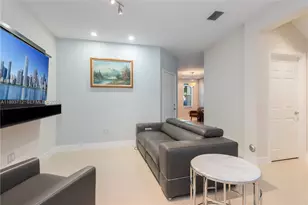 10742 NW 74th Ln, Doral, FL 33178 - Photo 8