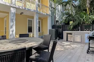 10742 NW 74th Ln, Doral, FL 33178 - Photo 16