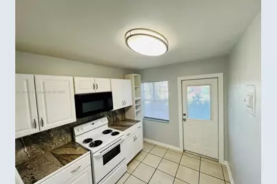 1050 Atlantic Shores Blvd #108, Hallandale Beach, FL 33009 - Photo 8