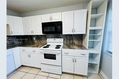 1050 Atlantic Shores Blvd #108, Hallandale Beach, FL 33009 - Photo 10