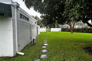 7630 SW 73rd Pl, Miami, FL 33143 - Photo 2