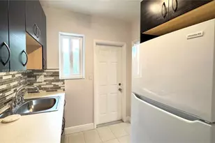 11105 NE 9th Ave, Biscayne Park, FL 33161 - Photo 6