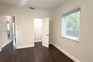 11105 NE 9th Ave, Biscayne Park, FL 33161 - Photo 14